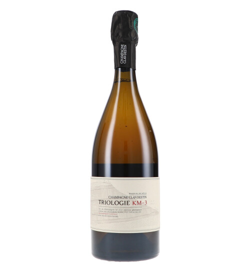 Triologie KM-3 2022 Clandestin