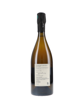 Triologie KM-2 2022 Clandestin